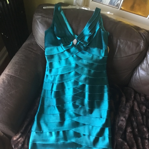 Teal satin ruffled cocktail dress - Picture 3 of 7